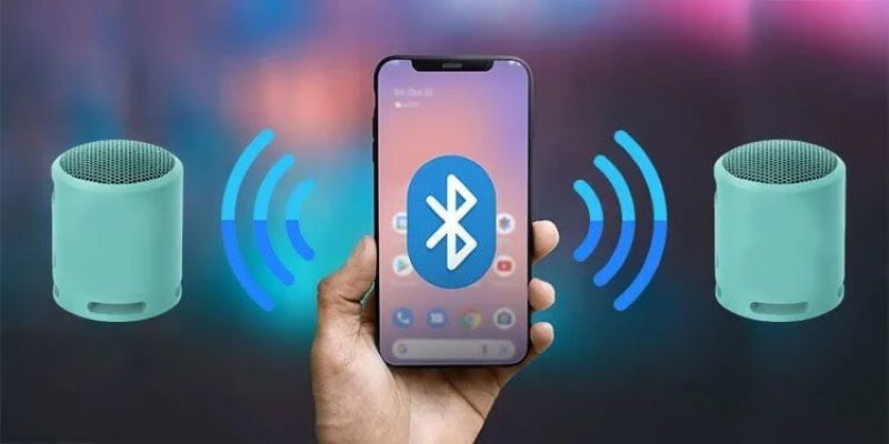  Cả hai loa Bluetooth đã được kích hoạt Bluetooth và sẵn sàng kết nối